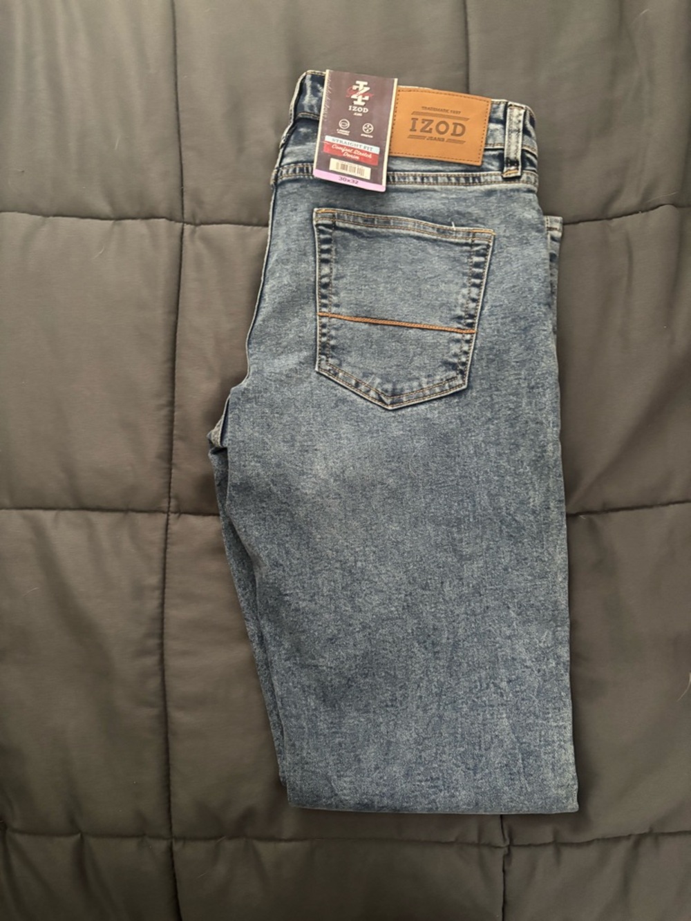 Izod Men's Relaxed Fit Vintage Wash Blue Jeans